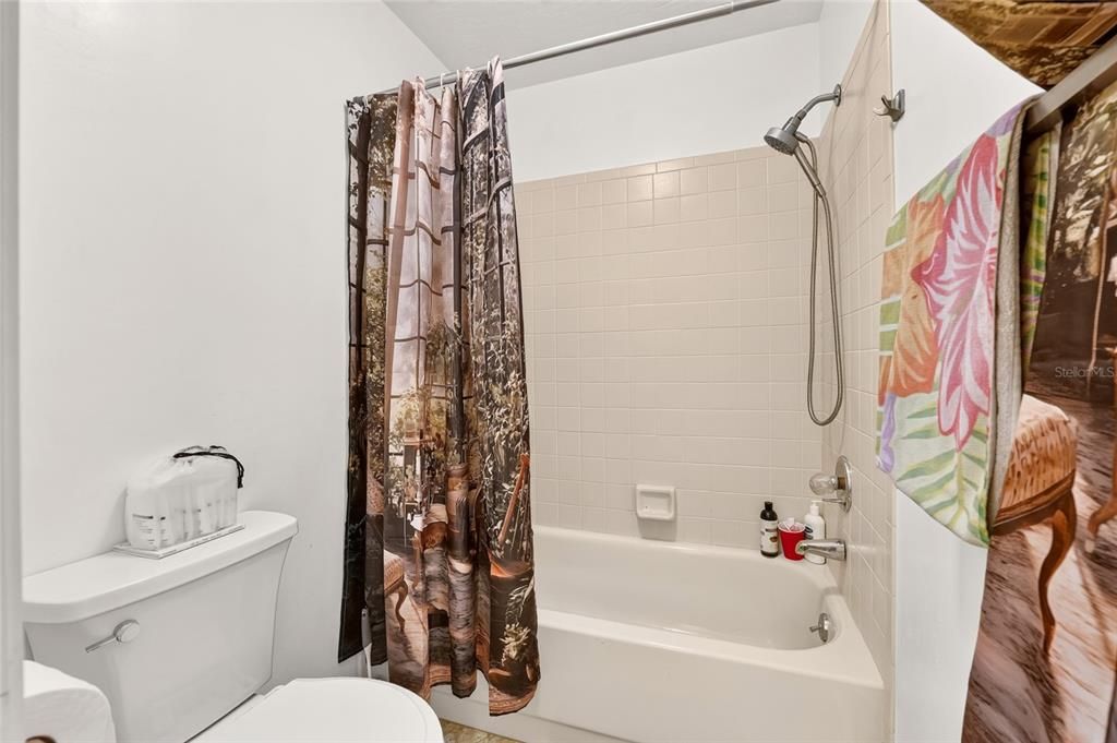 For Sale: $199,900 (2 beds, 2 baths, 1498 Square Feet)