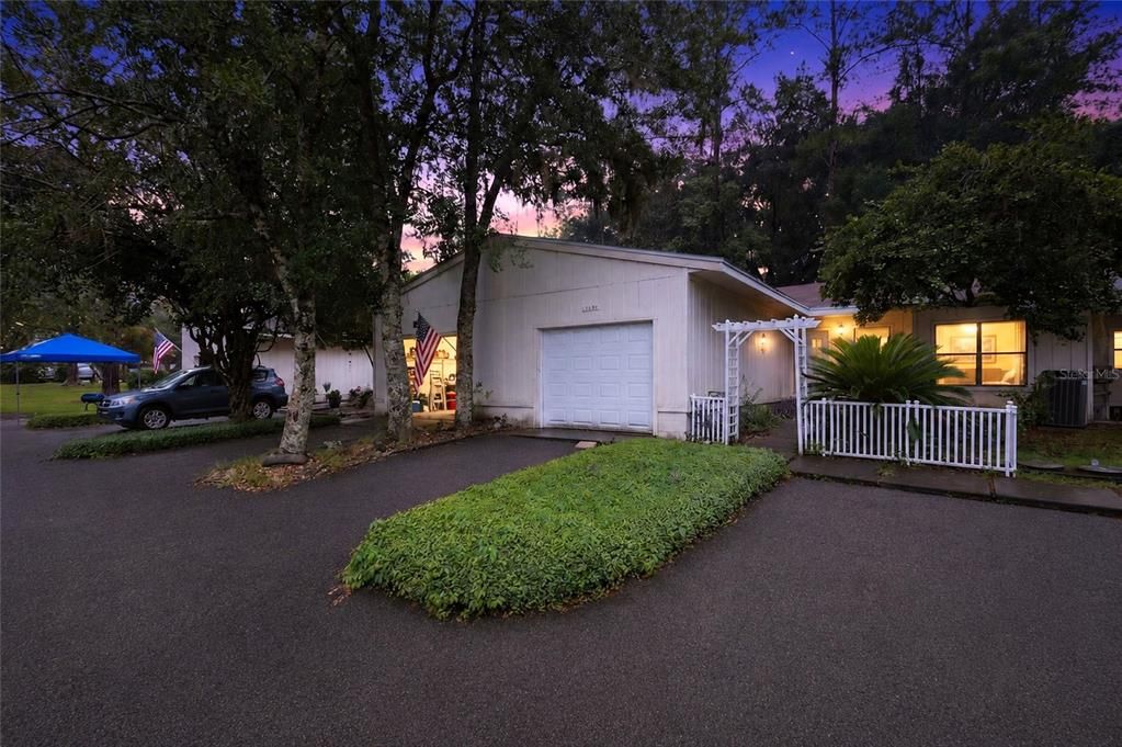For Sale: $199,900 (2 beds, 2 baths, 1498 Square Feet)