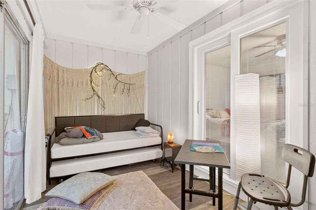 For Sale: $199,900 (2 beds, 2 baths, 1498 Square Feet)
