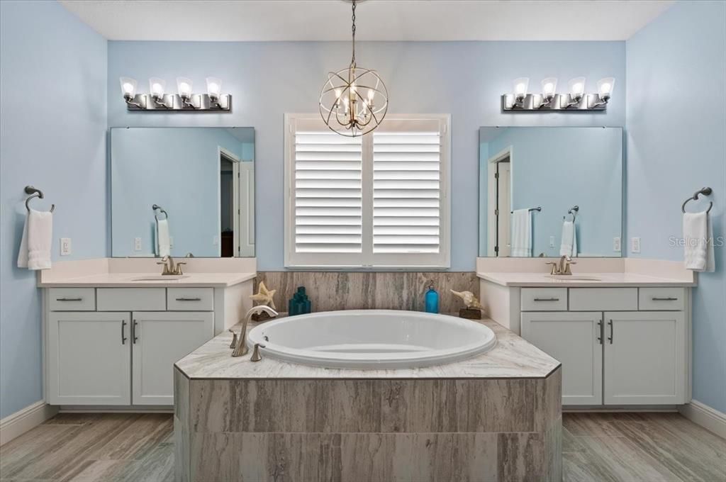 For Sale: $740,000 (4 beds, 3 baths, 2723 Square Feet)