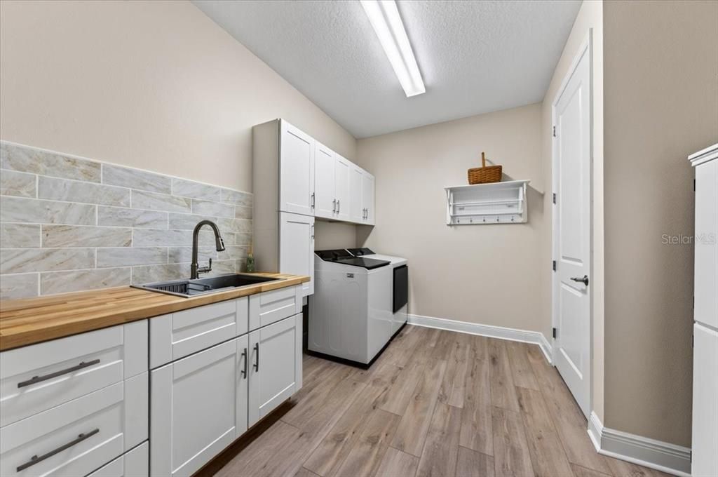 For Sale: $740,000 (4 beds, 3 baths, 2723 Square Feet)
