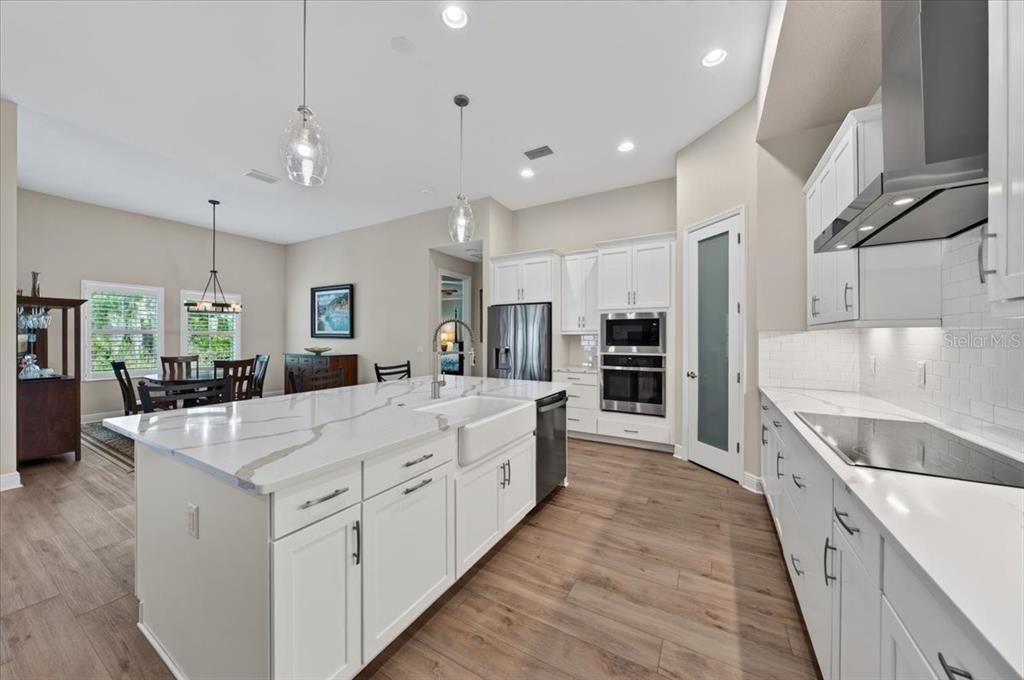 For Sale: $740,000 (4 beds, 3 baths, 2723 Square Feet)
