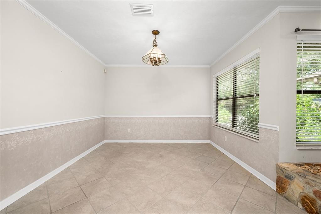 For Sale: $330,000 (3 beds, 2 baths, 1518 Square Feet)