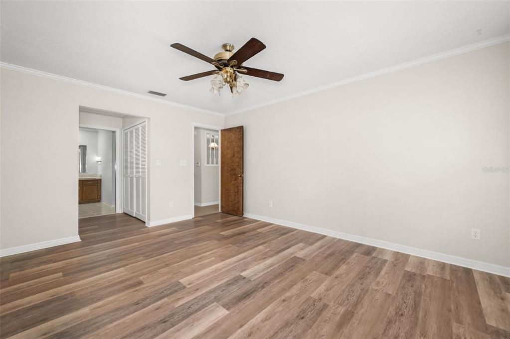 For Sale: $330,000 (3 beds, 2 baths, 1518 Square Feet)