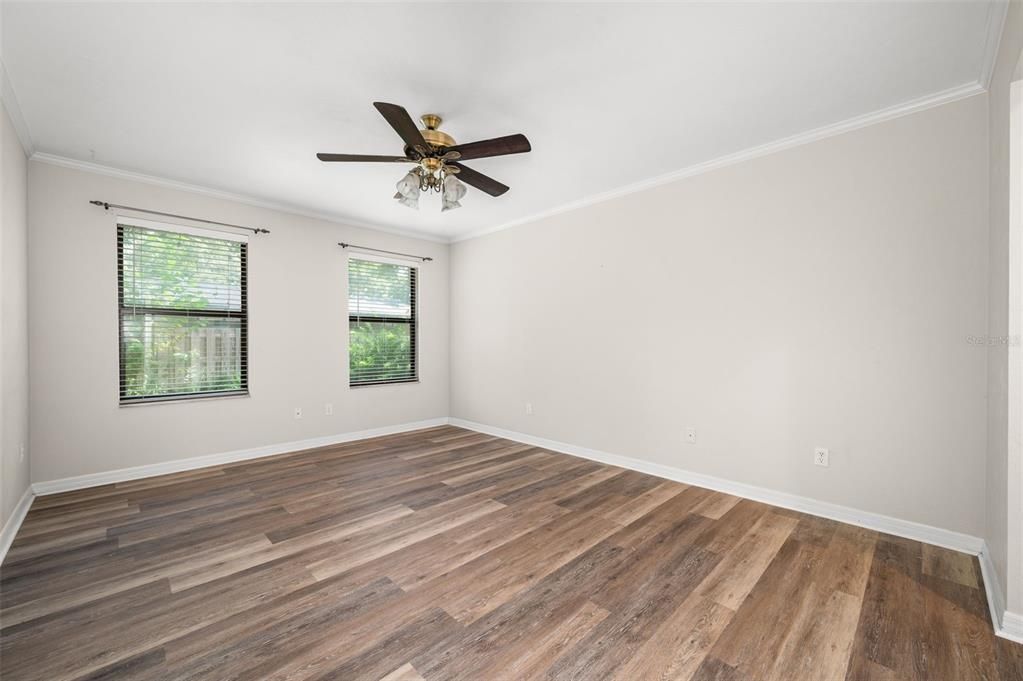 For Sale: $330,000 (3 beds, 2 baths, 1518 Square Feet)