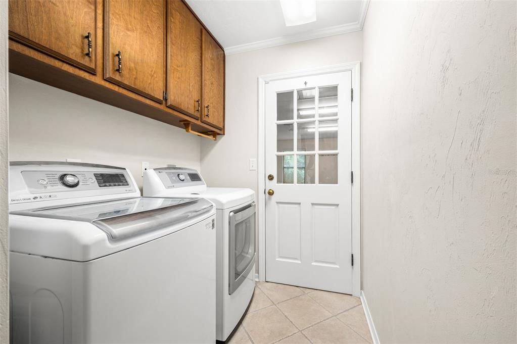For Sale: $330,000 (3 beds, 2 baths, 1518 Square Feet)