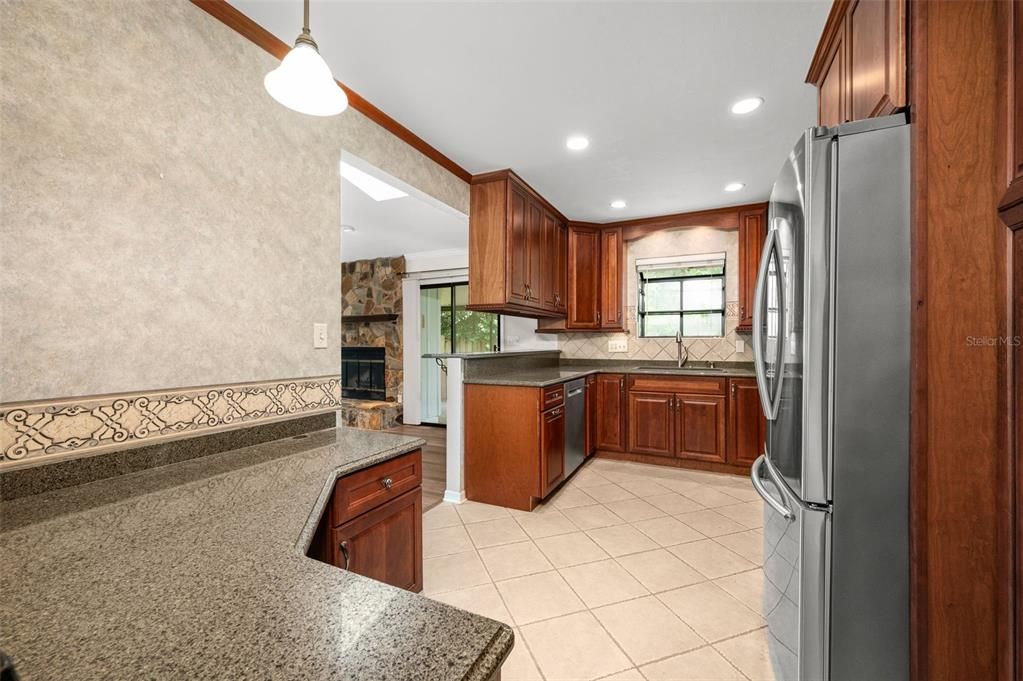 For Sale: $330,000 (3 beds, 2 baths, 1518 Square Feet)