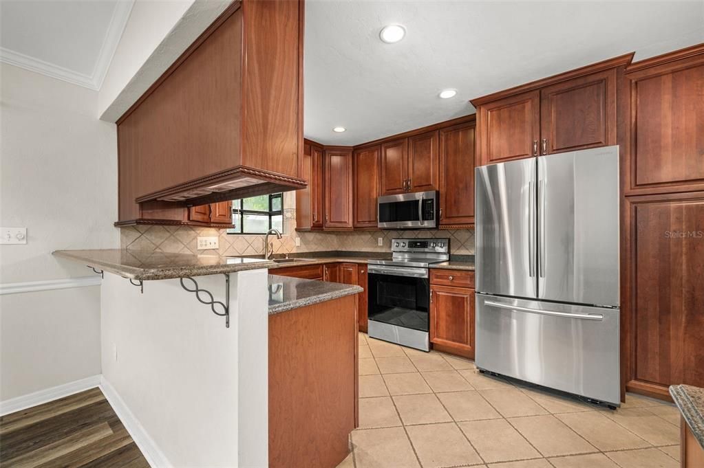 For Sale: $330,000 (3 beds, 2 baths, 1518 Square Feet)