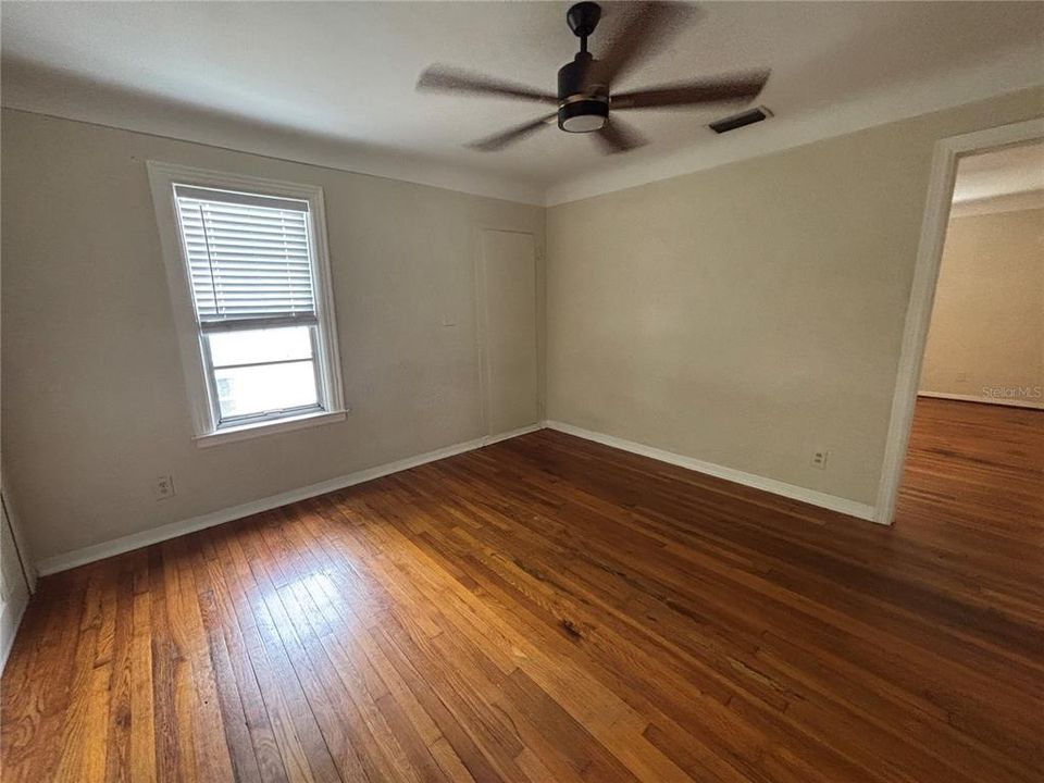 Active With Contract: $1,590 (1 beds, 2 baths, 650 Square Feet)