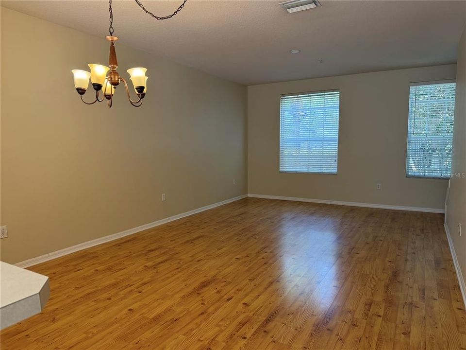 For Rent: $2,900 (3 beds, 2 baths, 1844 Square Feet)