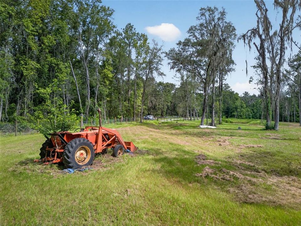 待售: $144,000 (3.18 acres)