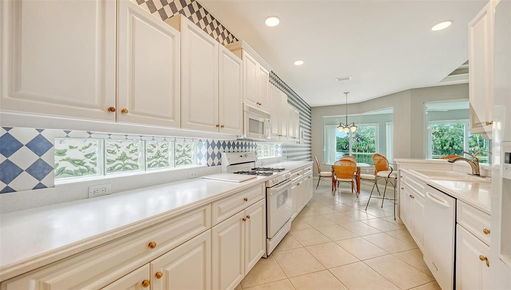 For Sale: $575,000 (3 beds, 2 baths, 2222 Square Feet)