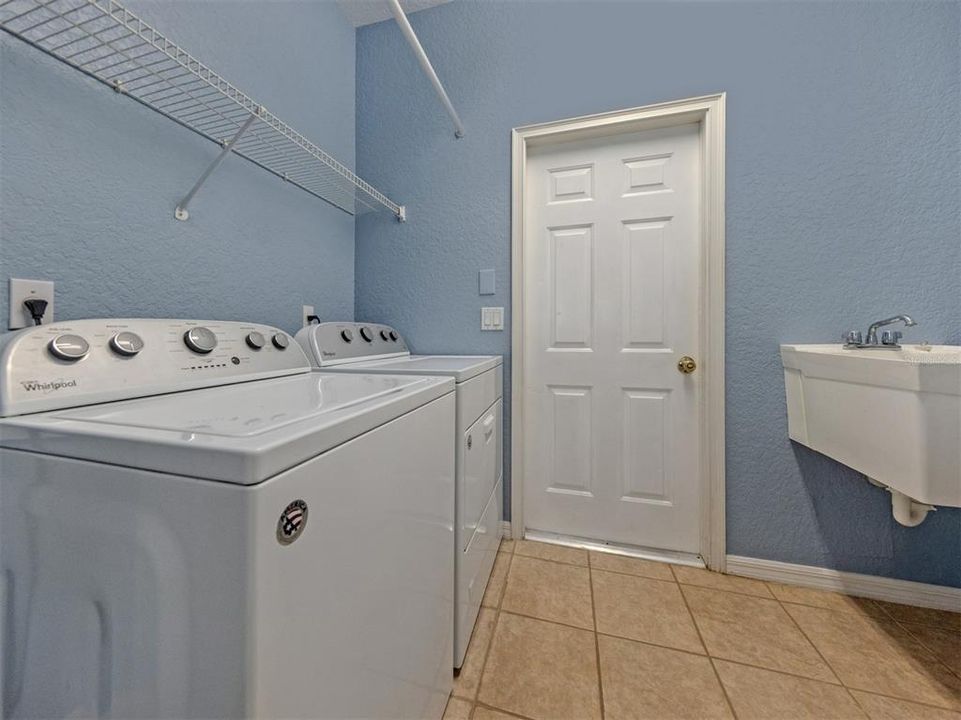 For Sale: $445,000 (3 beds, 2 baths, 1484 Square Feet)