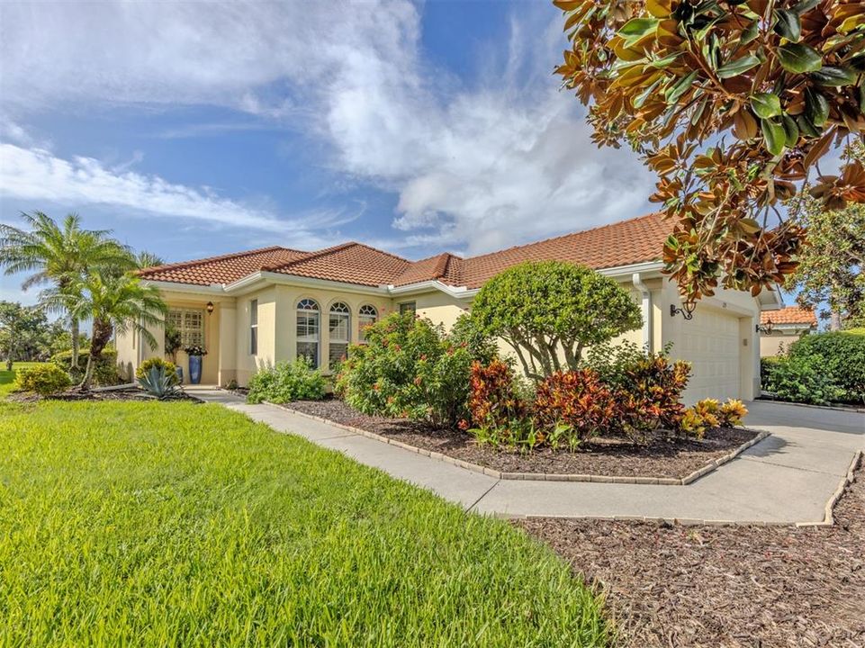 For Sale: $445,000 (3 beds, 2 baths, 1484 Square Feet)