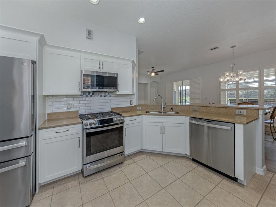 For Sale: $445,000 (3 beds, 2 baths, 1484 Square Feet)