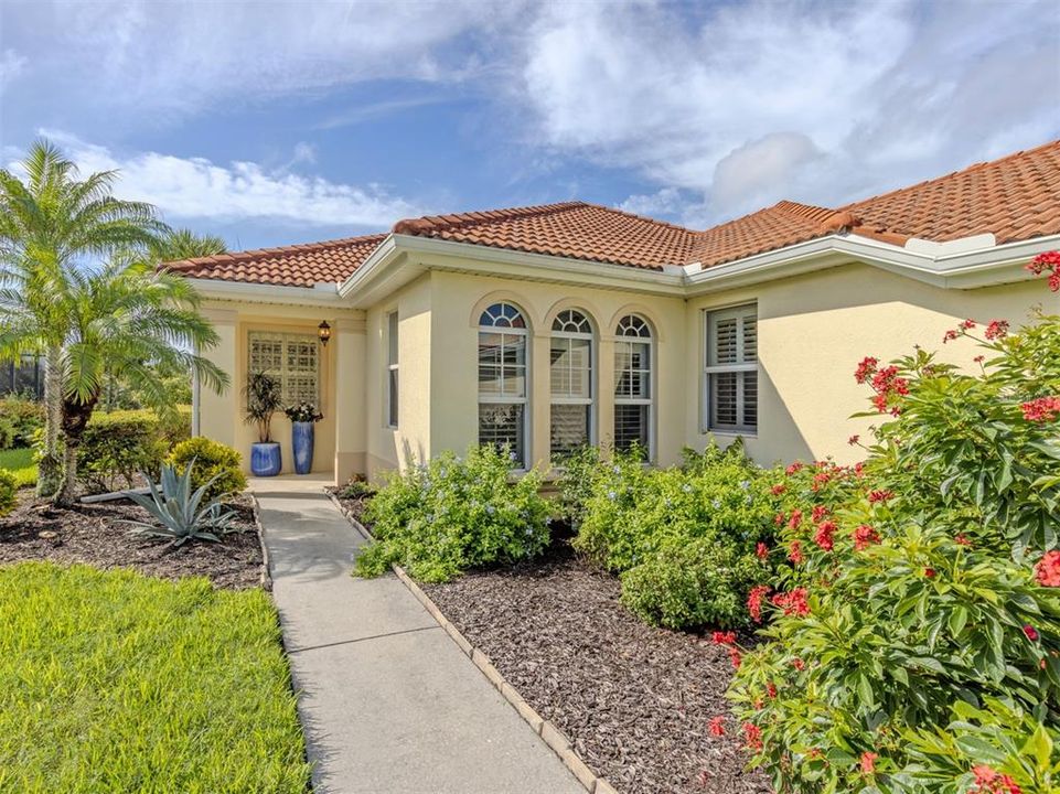 For Sale: $445,000 (3 beds, 2 baths, 1484 Square Feet)