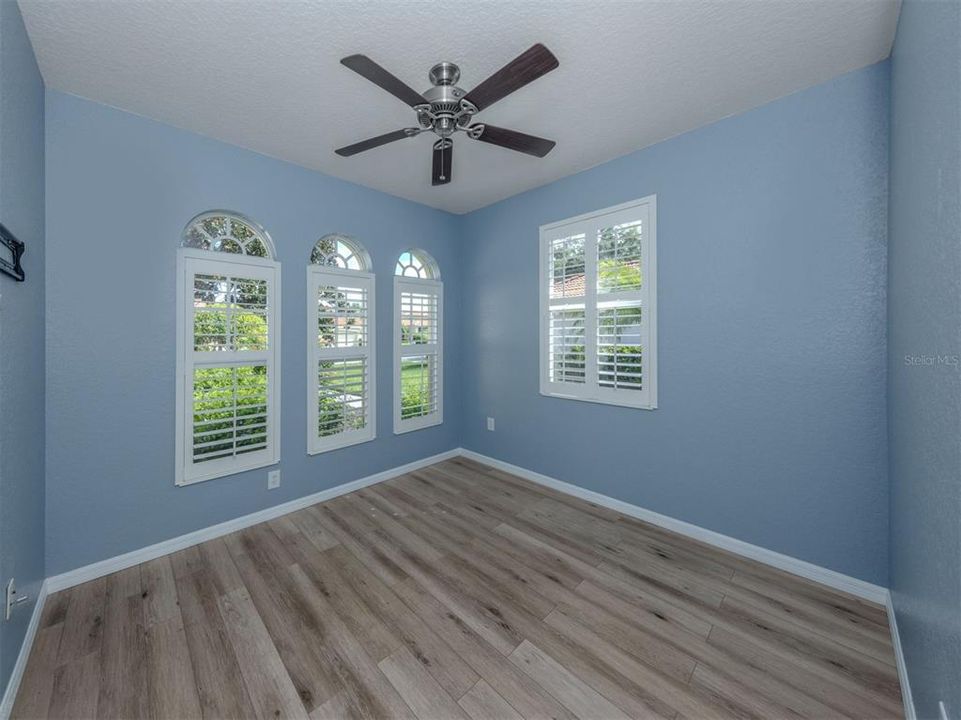 For Sale: $445,000 (3 beds, 2 baths, 1484 Square Feet)