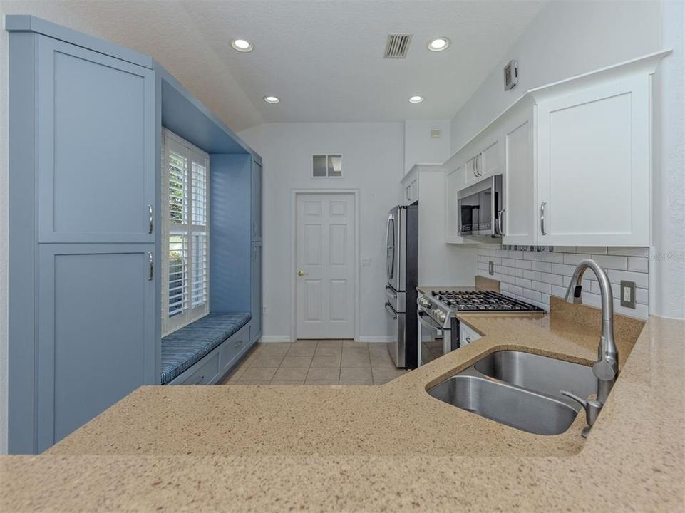 For Sale: $445,000 (3 beds, 2 baths, 1484 Square Feet)