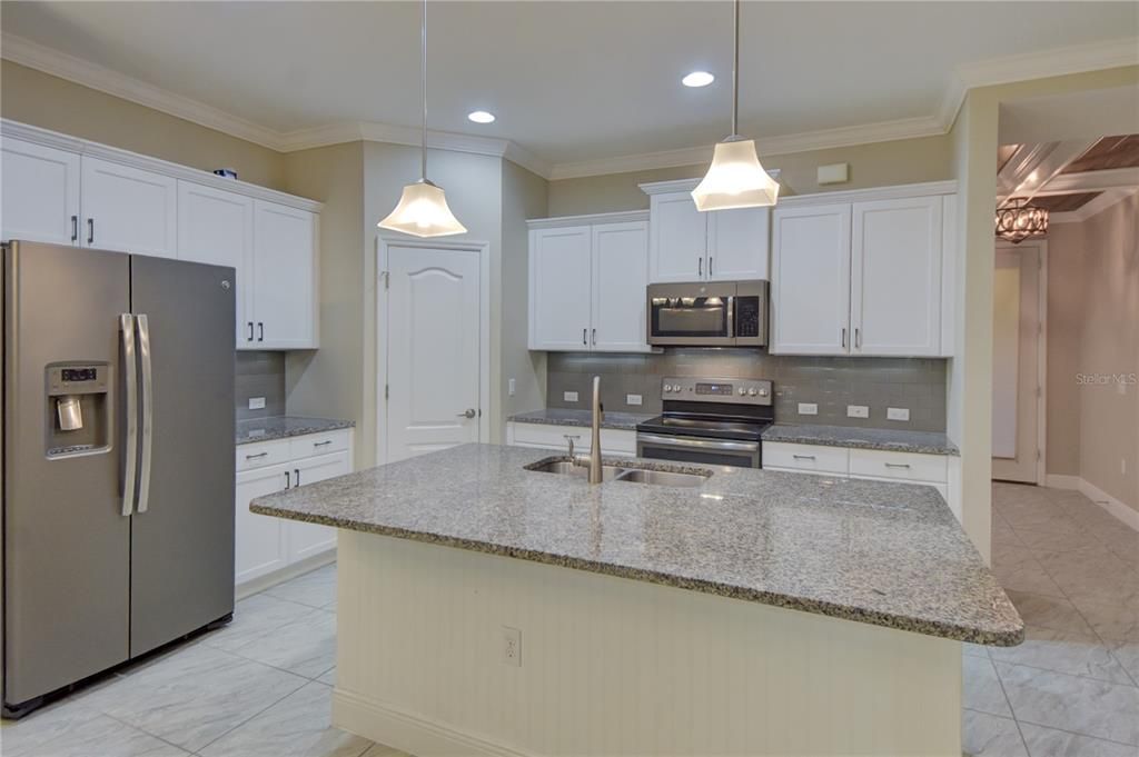 For Rent: $3,000 (3 beds, 2 baths, 1790 Square Feet)