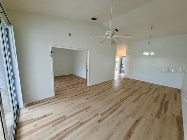 For Sale: $339,500 (2 beds, 2 baths, 1132 Square Feet)