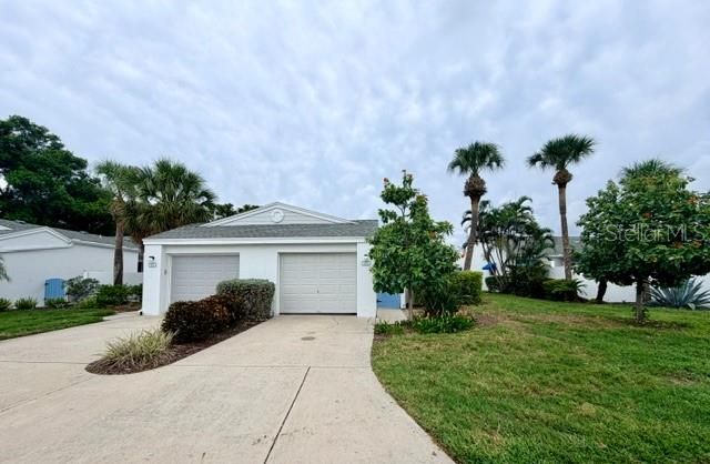 For Sale: $339,500 (2 beds, 2 baths, 1132 Square Feet)