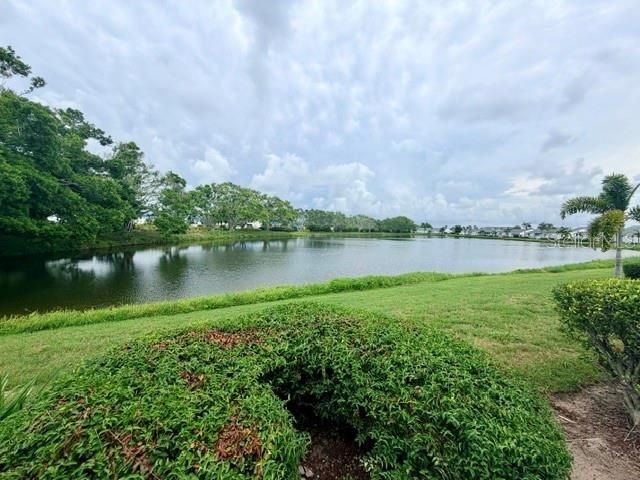 For Sale: $339,500 (2 beds, 2 baths, 1132 Square Feet)