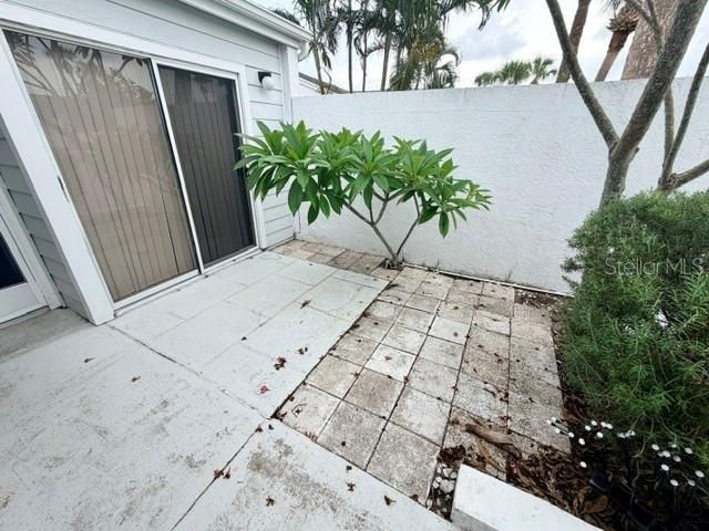For Sale: $339,500 (2 beds, 2 baths, 1132 Square Feet)