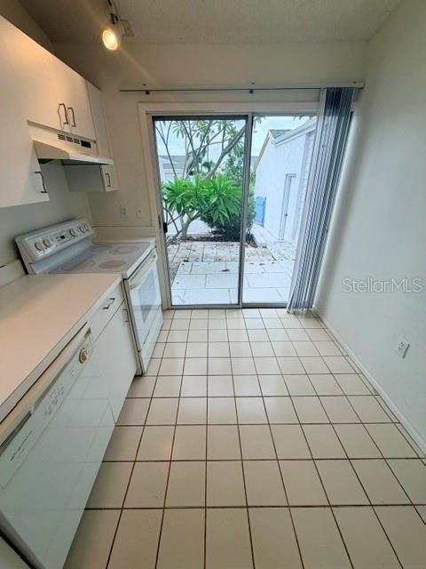 For Sale: $339,500 (2 beds, 2 baths, 1132 Square Feet)