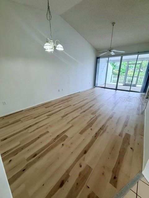 For Sale: $339,500 (2 beds, 2 baths, 1132 Square Feet)