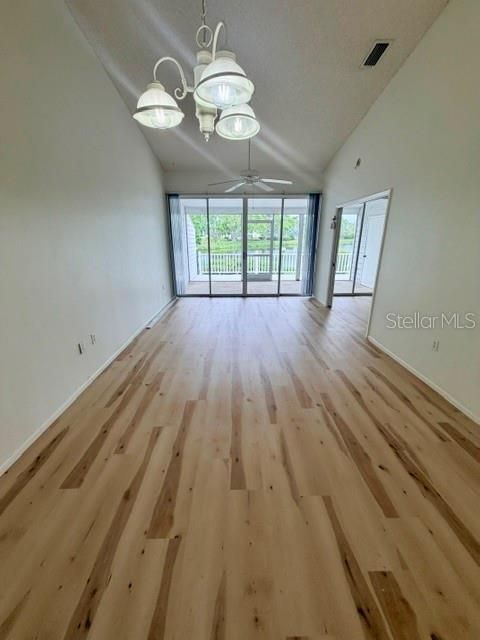 For Sale: $339,500 (2 beds, 2 baths, 1132 Square Feet)