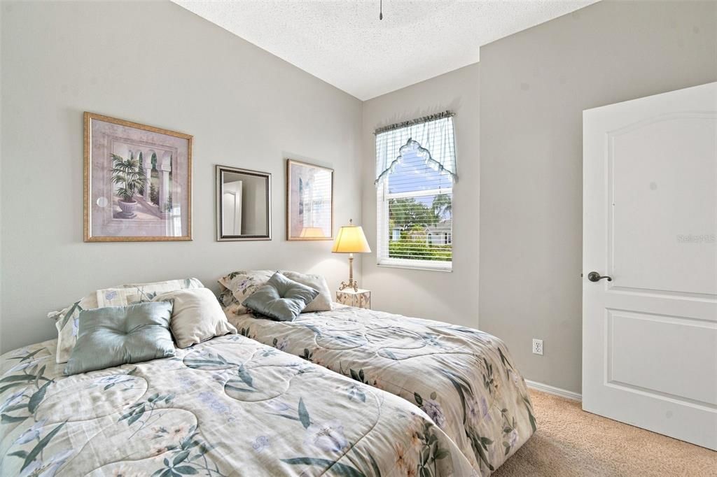 Activo con contrato: $235,000 (3 camas, 2 baños, 1301 Pies cuadrados)