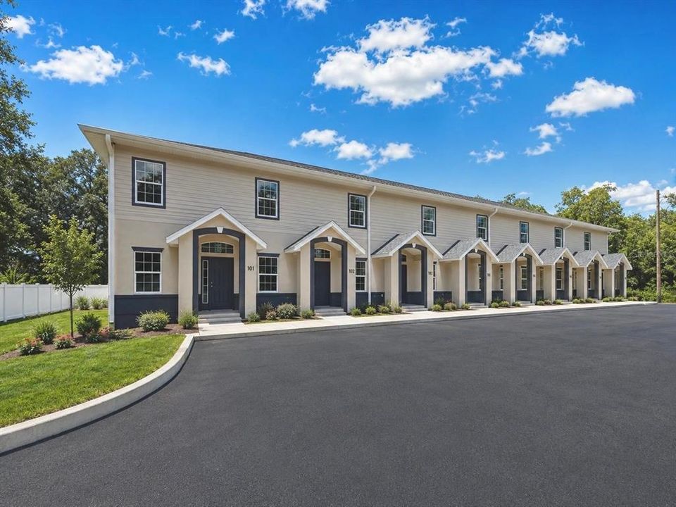 For Rent: $1,595 (3 beds, 3 baths, 1352 Square Feet)