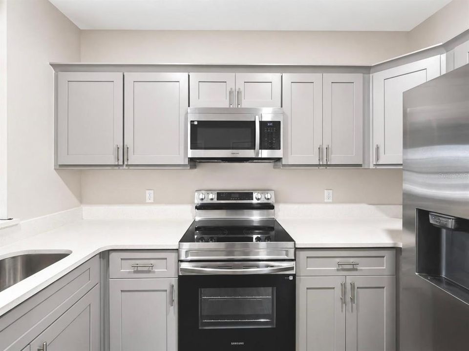 For Rent: $1,595 (3 beds, 3 baths, 1352 Square Feet)