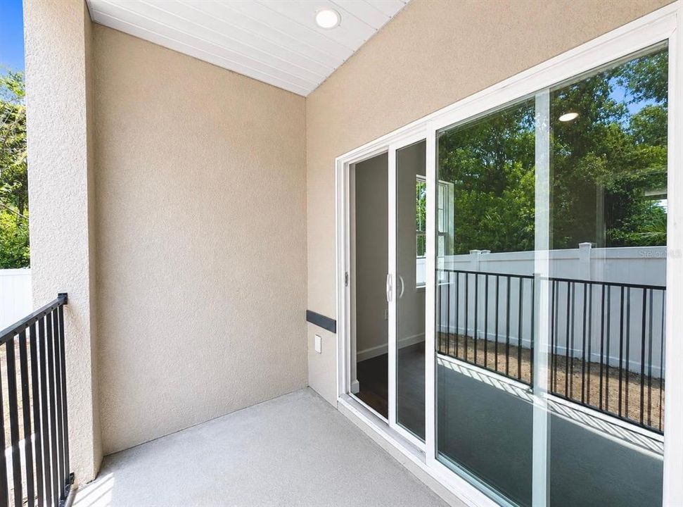 For Rent: $1,595 (3 beds, 3 baths, 1352 Square Feet)