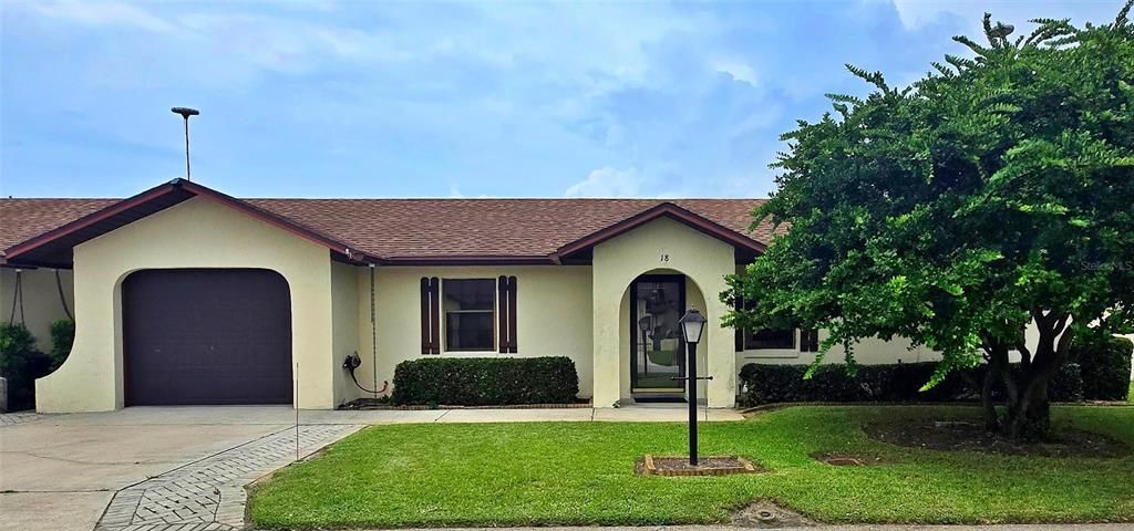 En Venta: $180,000 (2 camas, 2 baños, 880 Pies cuadrados)