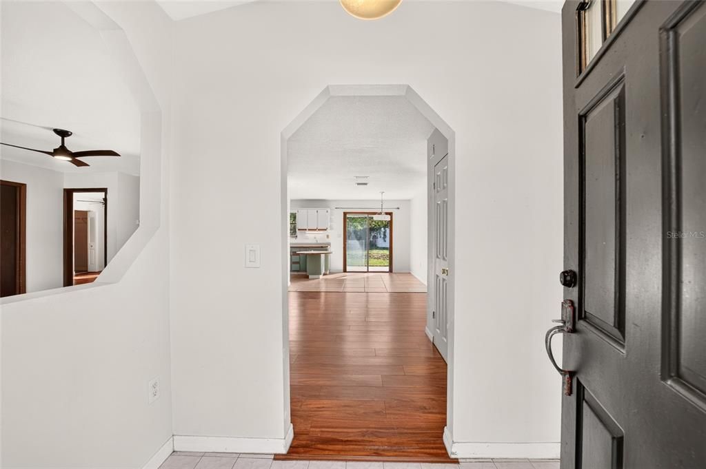 For Sale: $280,000 (3 beds, 2 baths, 1482 Square Feet)