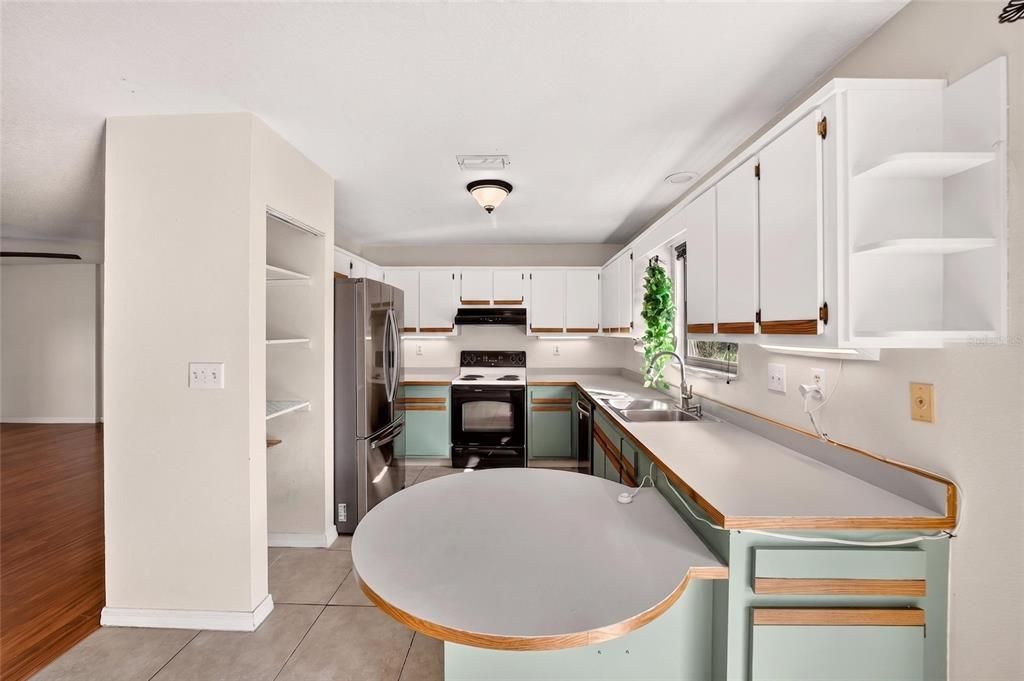 For Sale: $280,000 (3 beds, 2 baths, 1482 Square Feet)