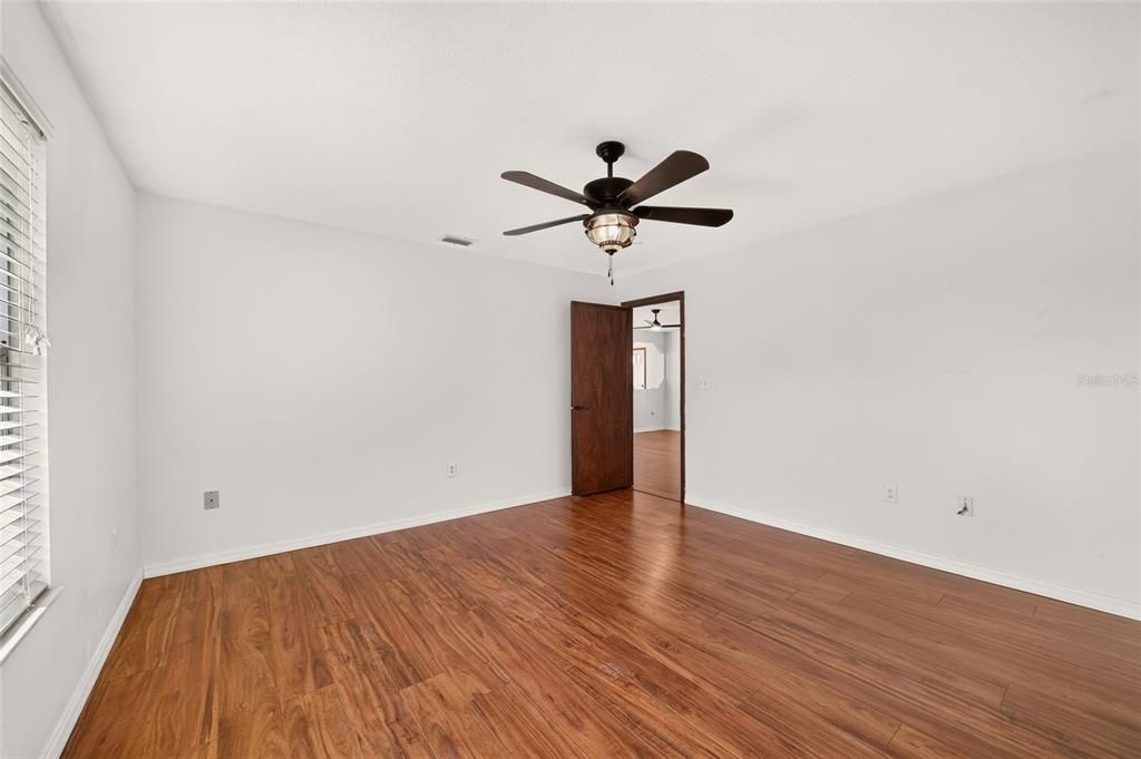 For Sale: $280,000 (3 beds, 2 baths, 1482 Square Feet)