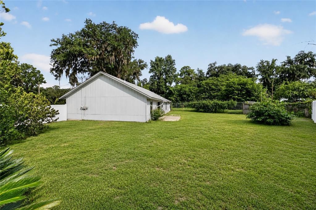 For Sale: $280,000 (3 beds, 2 baths, 1482 Square Feet)