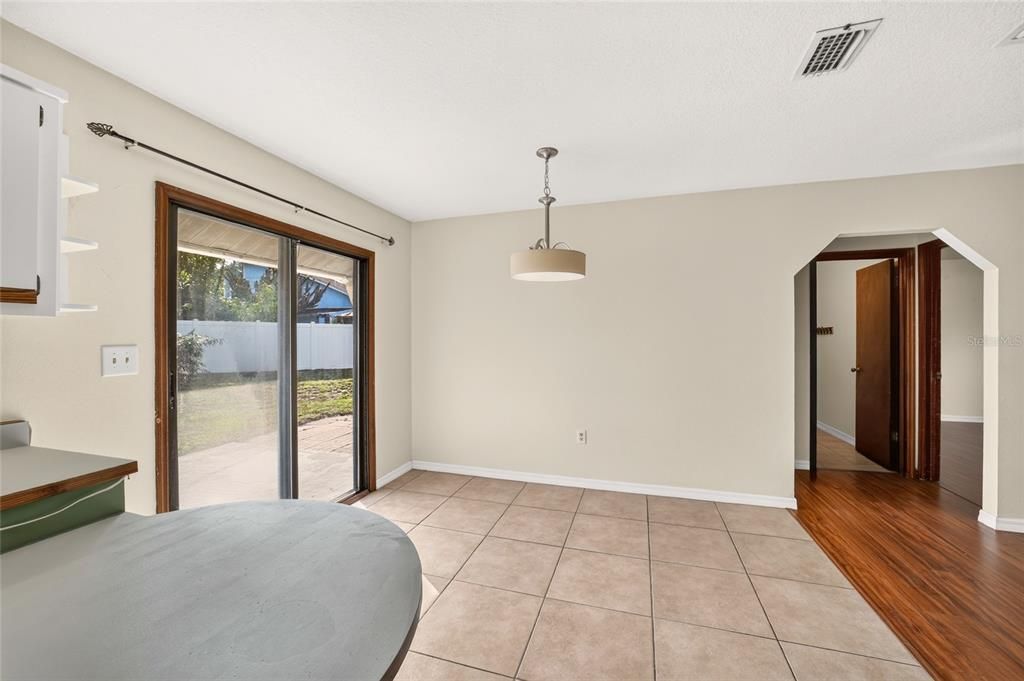 For Sale: $280,000 (3 beds, 2 baths, 1482 Square Feet)
