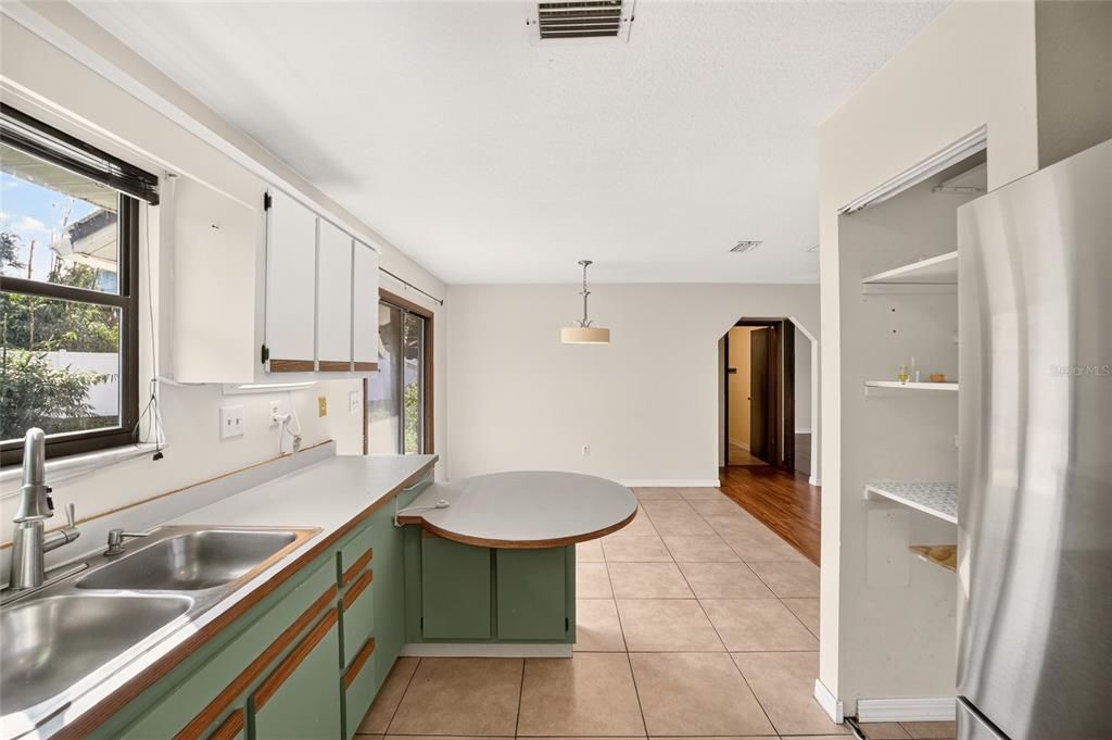 For Sale: $280,000 (3 beds, 2 baths, 1482 Square Feet)