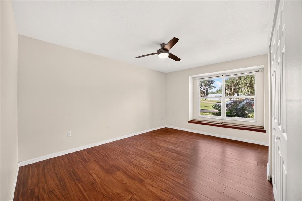 For Sale: $280,000 (3 beds, 2 baths, 1482 Square Feet)