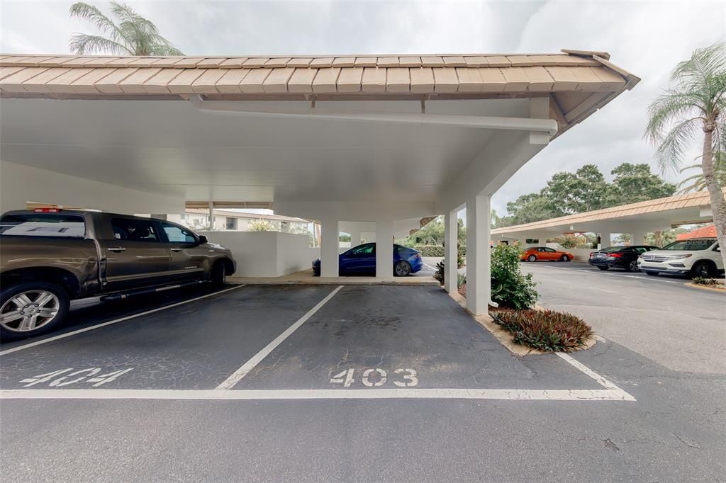 For Rent: $2,000 (2 beds, 2 baths, 915 Square Feet)