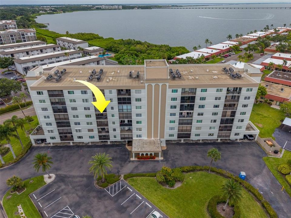 For Rent: $2,000 (2 beds, 2 baths, 915 Square Feet)