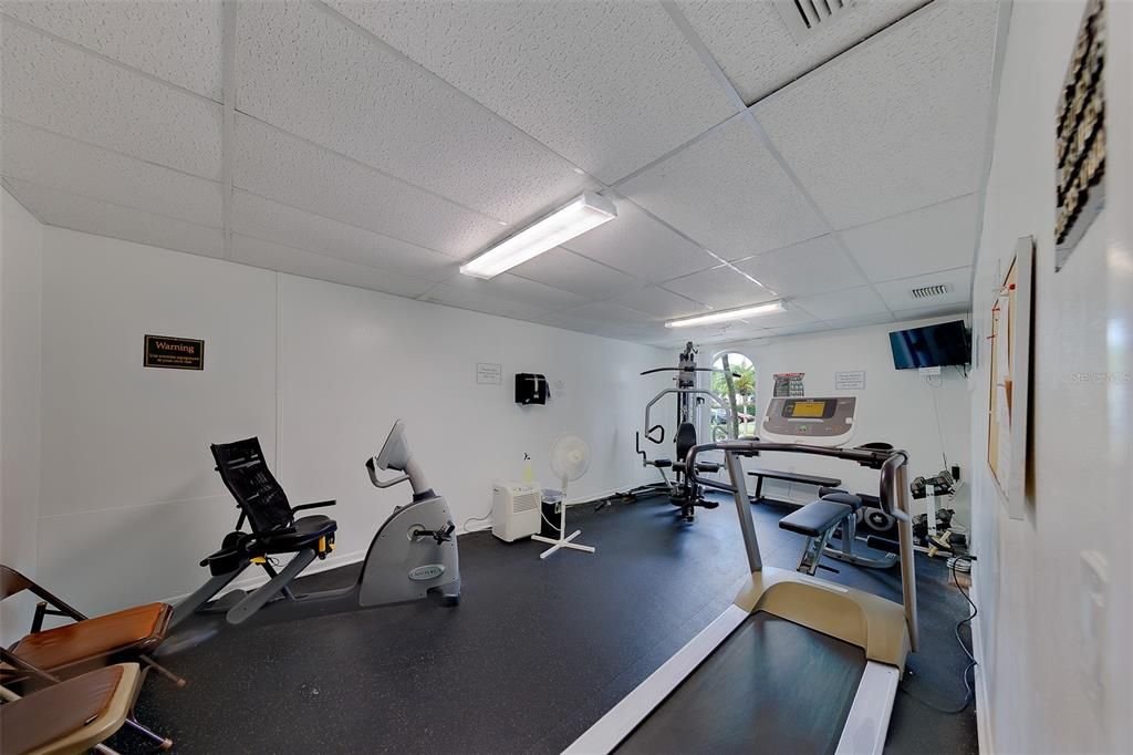For Rent: $2,000 (2 beds, 2 baths, 915 Square Feet)