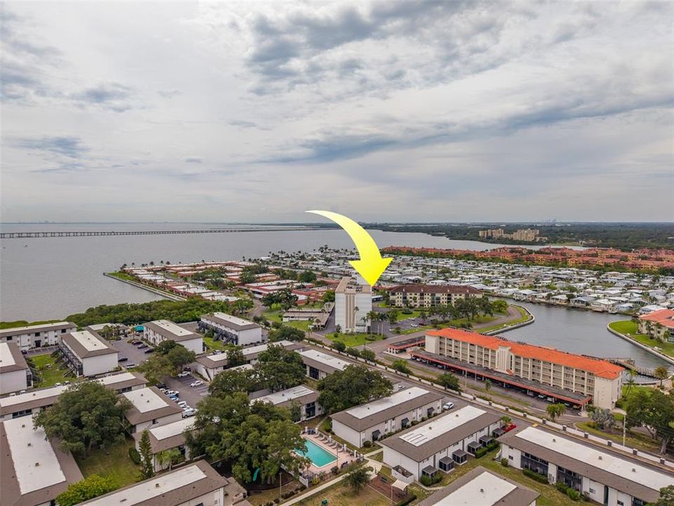 For Rent: $2,000 (2 beds, 2 baths, 915 Square Feet)