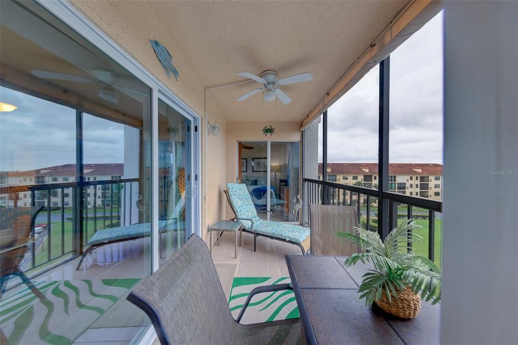 For Rent: $2,000 (2 beds, 2 baths, 915 Square Feet)