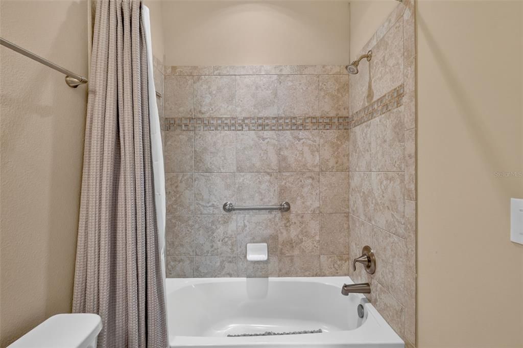 Active With Contract: $459,000 (3 beds, 3 baths, 2530 Square Feet)