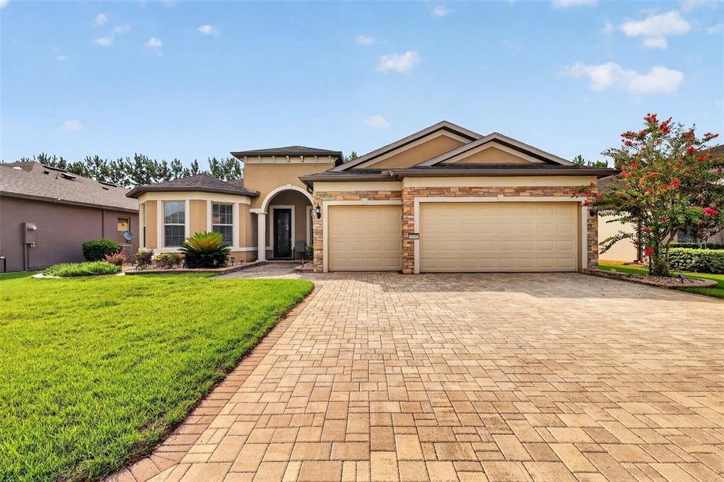 Active With Contract: $459,000 (3 beds, 3 baths, 2530 Square Feet)