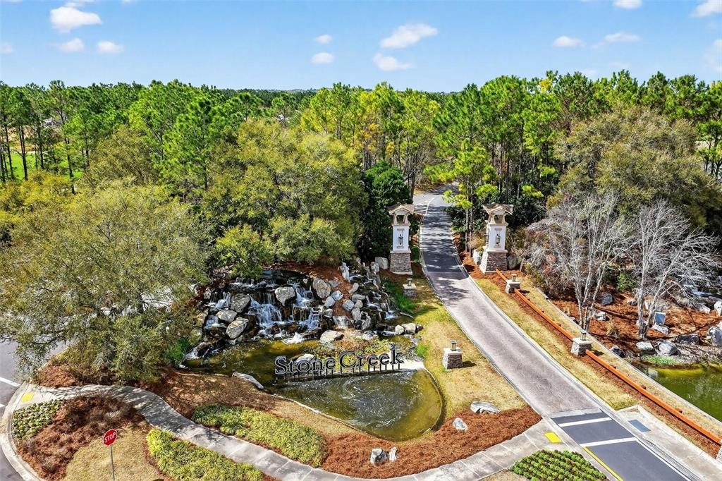 Active With Contract: $459,000 (3 beds, 3 baths, 2530 Square Feet)